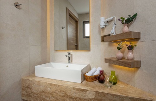 Kepez Hotel | Ema Houses