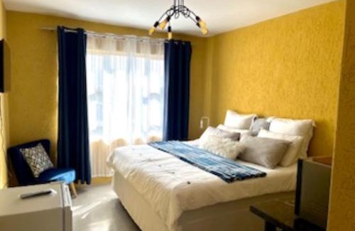 Embalenhle Apartment | Emba Guest lodge No loadshedding