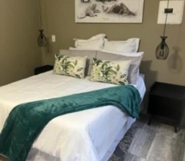 Embalenhle Apartment | Emba Guest lodge No loadshedding