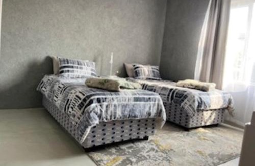 Embalenhle Apartment | Emba Guest lodge No loadshedding
