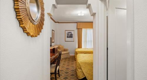 Tenderloin Hotel | EMBASSY HOTEL