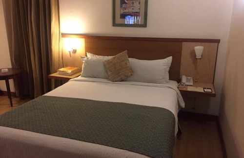 Karachi Hotel | Embassy Inn Hotel