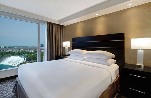 Fallsview Hotel | Embassy Suites by Hilton Niagara Falls Fallsview