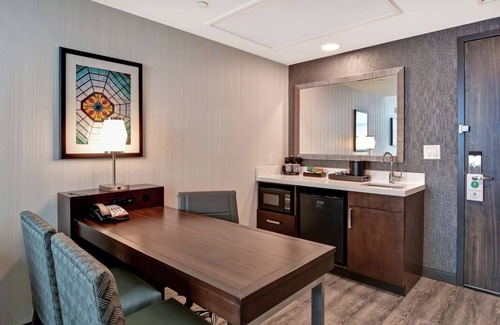 Plainfield Hotel | Embassy Suites by Hilton Plainfield Indianapolis Airport