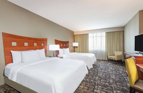 St. Charles Hotel | Embassy Suites by Hilton St. Louis St. Charles