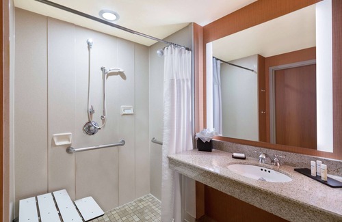 St. Charles Hotel | Embassy Suites by Hilton St. Louis St. Charles