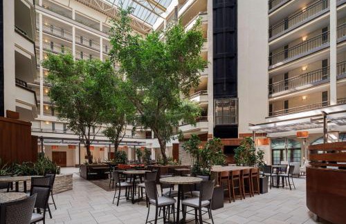 Nashville Hotel | Embassy Suites by Hilton Nashville Airport