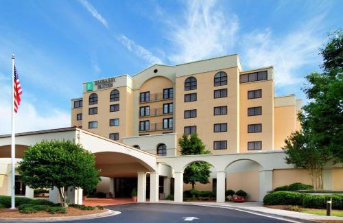 Greensboro Hotel | Embassy Suites by Hilton Greensboro Airport