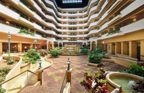 Greensboro Hotel | Embassy Suites by Hilton Greensboro Airport