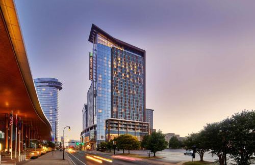 Sobro Hotel | Embassy Suites by Hilton Nashville Downtown