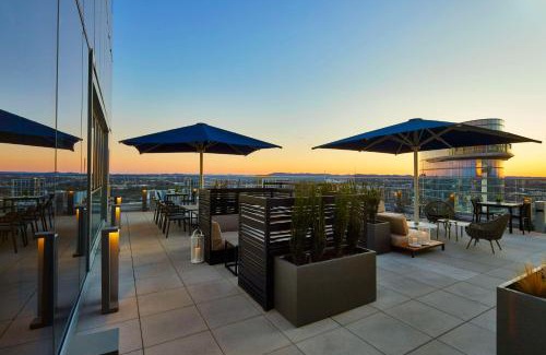 Sobro Hotel | Embassy Suites by Hilton Nashville Downtown