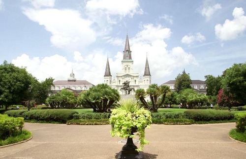 Central Business District Hotel | Embassy Suites by Hilton New Orleans Convention Center