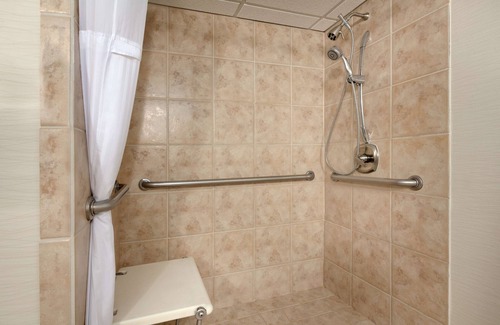 Wheatland Hotel | Embassy Suites by Hilton Oklahoma City Will Rogers Airport