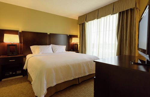 Brooklyn Center Hotel | Embassy Suites by Hilton Minneapolis North