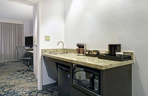 Charleston Hotel | Embassy Suites Charleston
