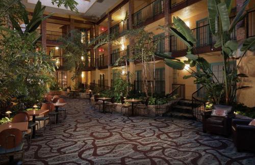 Lubbock Hotel | Embassy Suites Lubbock