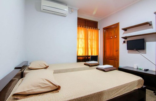 Catur Tunggal House | Embe Enem Homestay