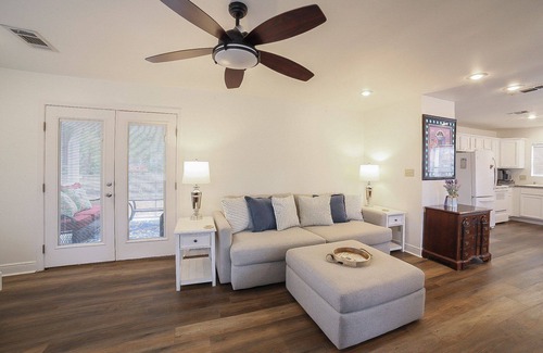 Old Town House | Ember Beach ~ charming cottage close to beaches