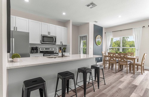 Ocala House | Ember's Place. Charming 4-bedroom w/Hammock & Arcade games, in enchanting Ocala