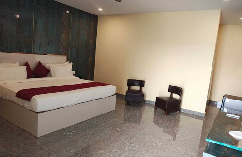 Sector 62 Other | Embrace Nature: Your Tranquil Farm Stay Awaits!