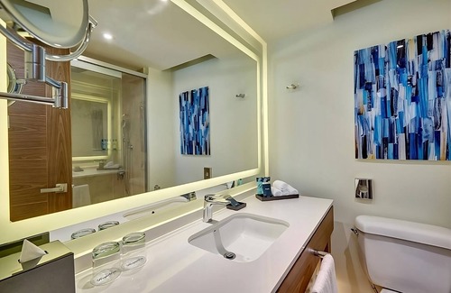 Morne Rouge House | Embrace the Sugar Rush Experience! Oceanfront Suite, Outdoor Pool, Free Parking!