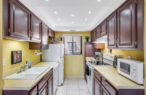 Sunrise Vista Chino Apartment | Embrace the Sun Your Luxurious Palm Springs Haven