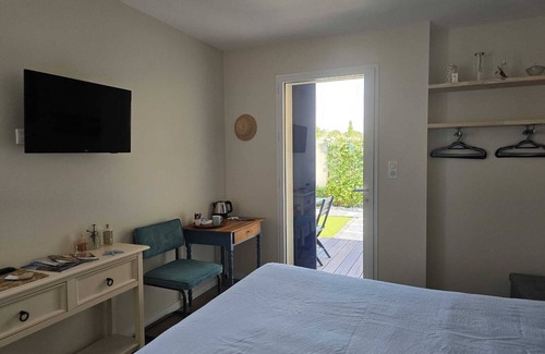 Pornic Bed & Breakfast | 'Embruns' Guest Rooms with Private Terrace, Private Garden and Wi-Fi