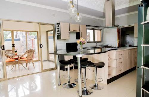 Lusaka Apartment | EMC Luxury 4BR Villa ,Pool, Solar , Starlink Wifi