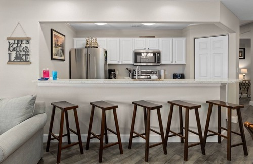 Lake Ozark Condo | Emerald Bay 214-1A - Beautifully Updated Waterfront Condo!