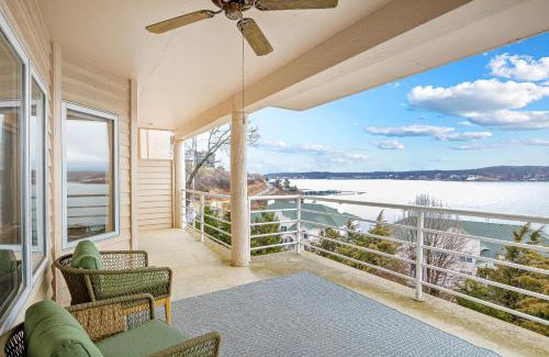 Lake Ozark Apartment | Emerald Bay Unit 1B