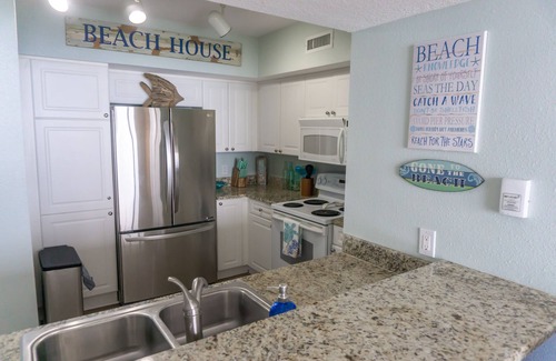 Panama City Beach Condo | Emerald Bch Resort, Oceanfront! 6th Floor! Free Beach Chairs! Starbucks! Skybar!
