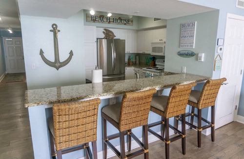 Panama City Beach Condo | Emerald Bch Resort, Oceanfront! 6th Floor! Free Beach Chairs! Starbucks! Skybar!