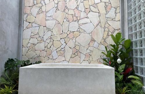 Phan Thiet Hotel | Emerald Beach Homestay