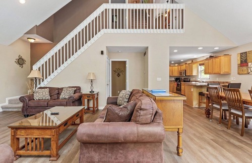 Lakeside Estates House | EMERALD COVE