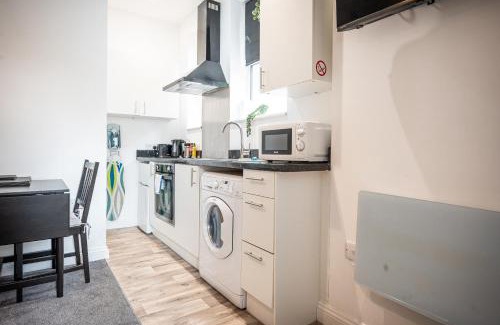 Moseley Apartment | EMERALD Delightful Suite Moseley Mews, Birmingham By StayStaycations