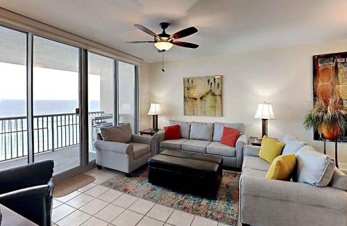 Pensacola Beach Apartment | Emerald Dolphin #1630