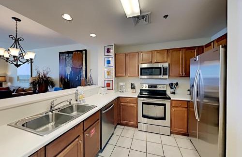 Pensacola Beach Apartment | Emerald Dolphin #1630