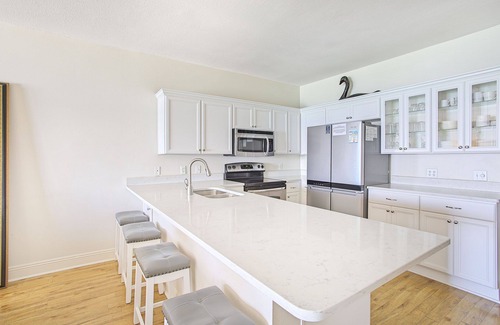 Crystal Beach Condo | Emerald Dunes 504 - Beachfront, Great Views, Pool, Hot Tub, Near Destin Commons!