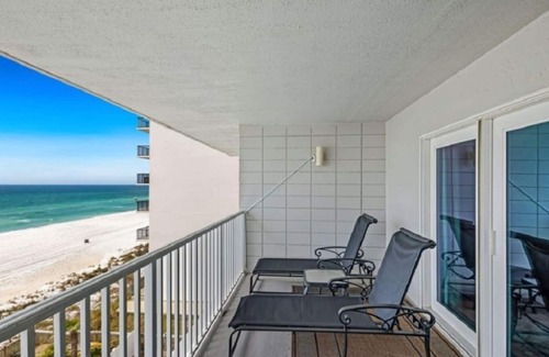 Biltmore Beach Condo | Emerald Escape at Mariner West~Gulf Front~100 Steps to Sand~