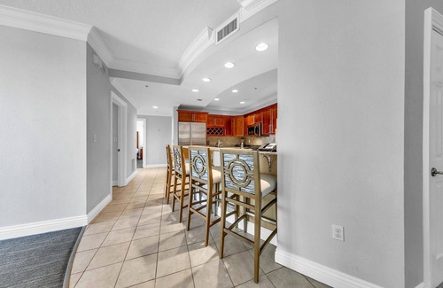 Destin Condo | Emerald Grande 603 😎 Over the Pool ⛱️⛱️ Beach Serv Included ⛵️⛵️ EV Chargers 🐠⚓️🦀