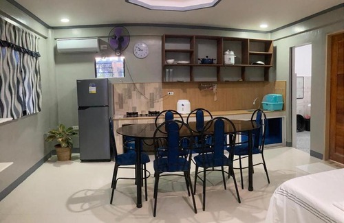 Catangnan Apartment | Emerald Guesthouse