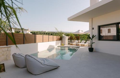 Skouloufia Villa | Emerald Harmony Villa with Private Pool & Jacuzzi