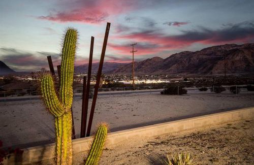 Twentynine Palms House | Emerald Haven! Alien Game Room - Pool - Spa - 15 Min to Joshua Tree Park!