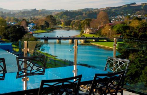 Gisborne Hotel | Emerald Hotel