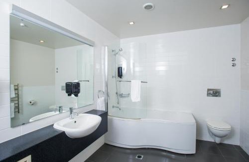 Gisborne Hotel | Emerald Hotel