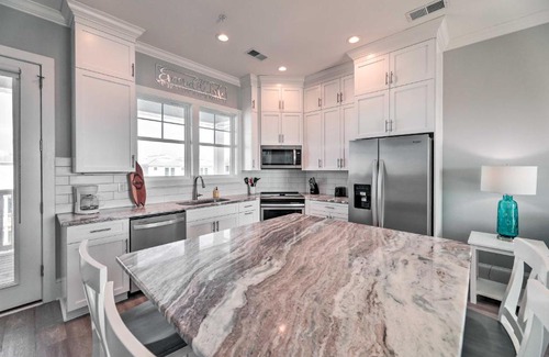 Emerald Isle Apartment | Emerald Isle Condo with Ocean View, Walk to Beach!