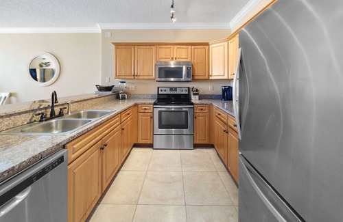 West Panama City Beach Condo | Emerald Isle 808 - 2Br/2Ba! Huge Balcony, Beach Service Included!