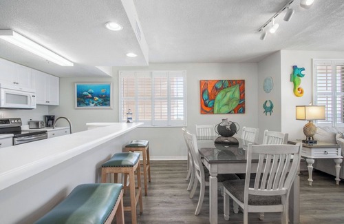 Orange Beach Condo | Emerald Key 401 A Spacious Beachfront Corner Unit Directly on the Gulf of Mexico