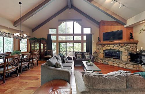 Cedar Glen House | Emerald Oasis