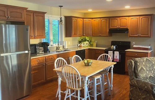 East Wakefield House | Emerald Point Paradise Lake House